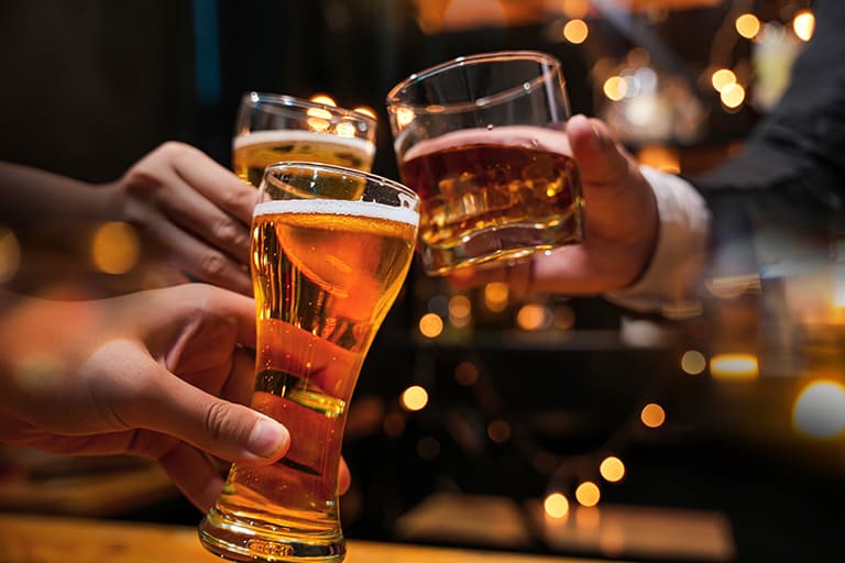 Best Happy Hour Spots in Waikiki