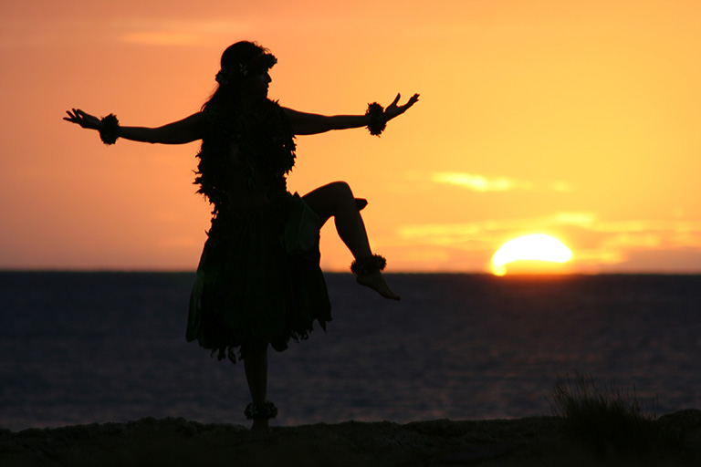 Best Hula Shows in Waikiki: Free & Paid Experiences